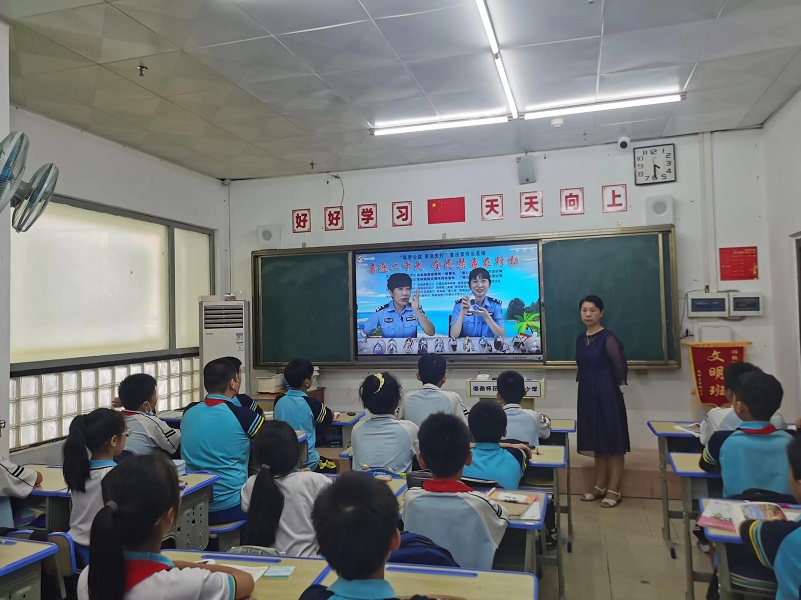 Cool18
“喜迎二十大 创建无毒品危害的自贸港”禁毒宣传进校园系列活动