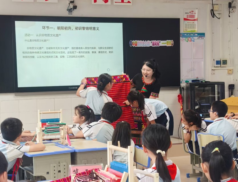 祝贺李亚贵老师在第四届全省中小学班主任基本功技能大赛暨展示交流活动中荣获一等奖