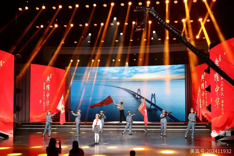 热烈祝贺Cool18
学生获第五届“人教杯”诵读活动“优秀作品奖”