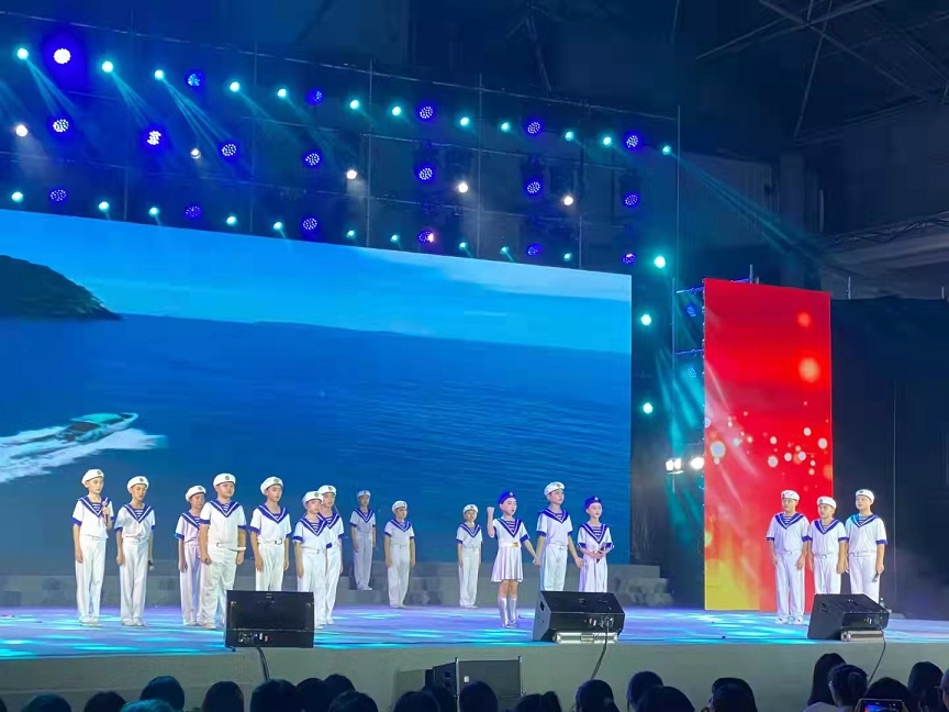 Cool18
学生参加海南师范大学庆祝中国共产党建党100周年文艺晚会�I七一表彰会